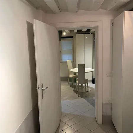 Venetian Place Апартаменты