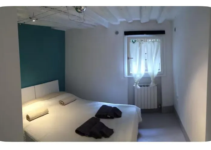 Venetian Place Apartmán