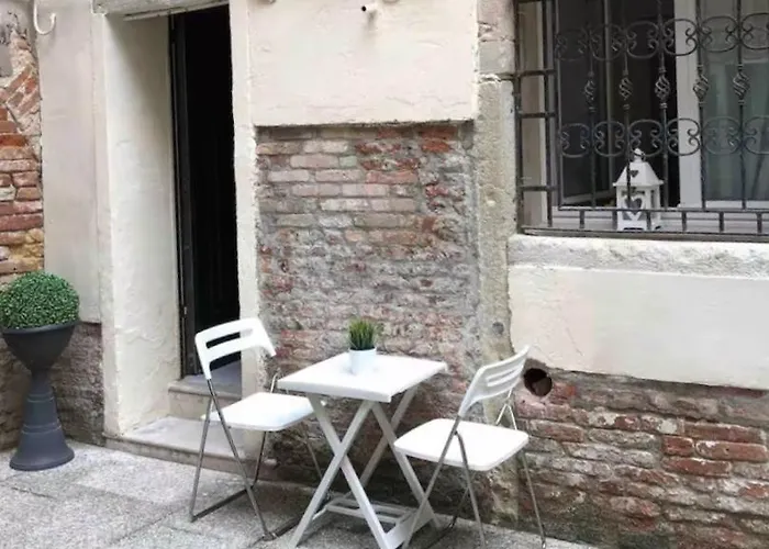 Venetian Place *