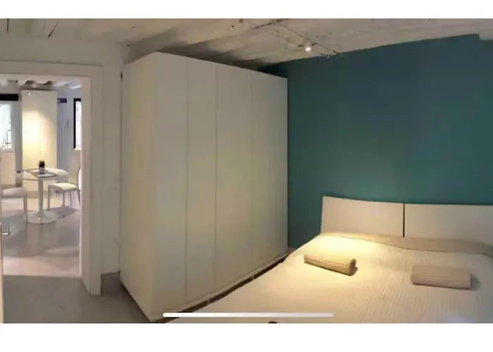 Venetian Place Апартаменты